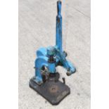 1 x John Hunt Pie Press Machine