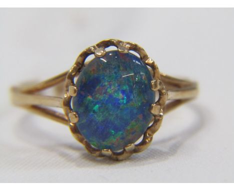 OPAL RING, 9ct yellow gold ring, set an oval opal, size M 