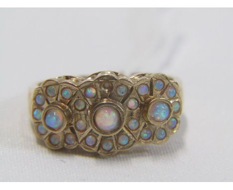 9ct YELLOW GOLD OPAL CLUSTER RING, size O/P 