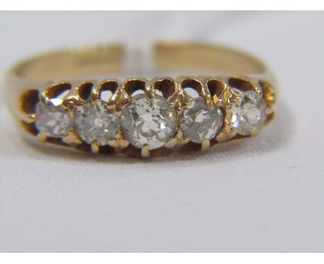 18ct YELLOW GOLD GRADUATED 5 STONE DIAMOND RING, 0.75 carat diamond, size Q/R 