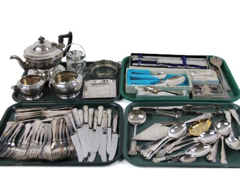 Various silver plate, to include flat ware, cased and others, Kings pattern tablespoons 23cm wide, medicine spoon, part tea s