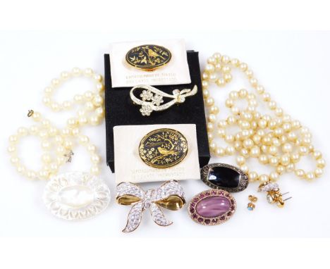 Various costume jewellery, to include two faux pearl necklaces, a marcasite set silver brooch, loose earrings, brooches, etc.