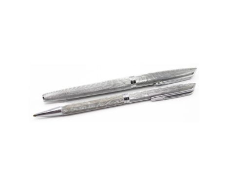 Waterman - C/F Silver Plated Fountain Pen Set, 18ct White Gold Nib, Ballpoint. The fountain pen has been dip tested &amp; is 
