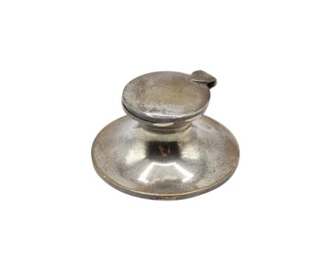 Antique Asprey & Co. Sterling Silver Small Desktop Inkwell, circular design with the name 'Joan' engraved to the top of lid. 