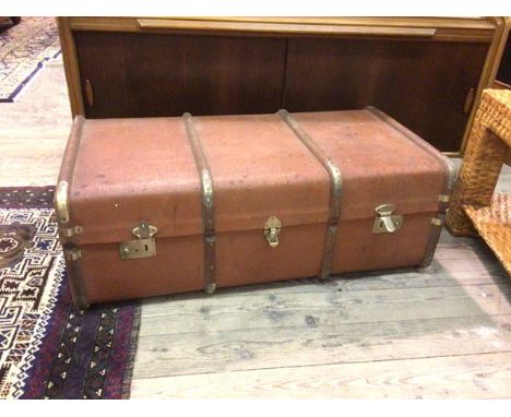 A vintage travelling trunk, wood and metal bound (33cm x 92cm x 50cm)