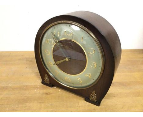A 1930s/40s mantel clock, with mahogany case, stamped Smiths (20cm)
