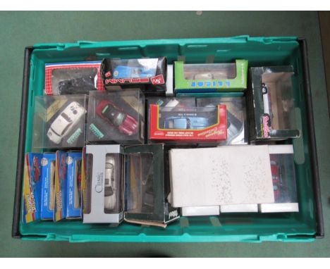 A large collection of assorted boxed/cased Jaguar diecast cars including Vitesse, Oxford, Maisto, Solido, etc (boxes a/f) 