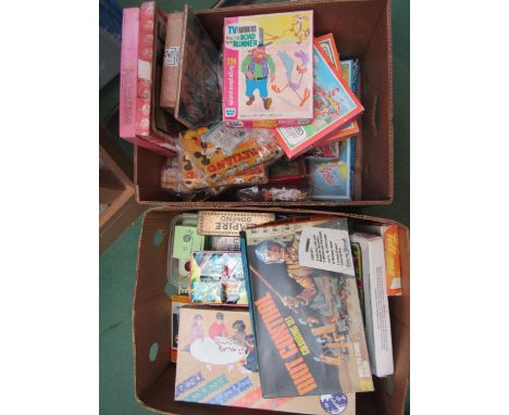 Assorted vintage games and puzzles including Disneyland jigsaw puzzles, Conway Stewart Riot Control Colouring Sets. Subbuteo 