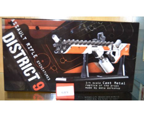 WETA District 9 Assualt Rifle 1:4 Scale Replica in cast metal, ltd.ed. 234/750. Boxed.