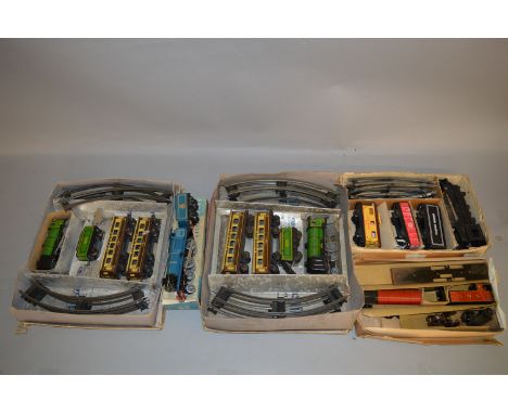A group of  vintage tinplate Train models, some boxed, including examples by Mettoy and Chad Valley. Conditions vary. (6)