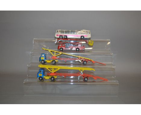 A tray of unboxed playworn diecast models by Dinky, Corgi, Kemlows and others, some with damage and or missing parts.