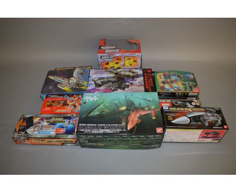 Nine assorted action figures, includes: Hasbro Transformers Commemmorative Series I Rodimus Major; Mattel Battlestar Galactic