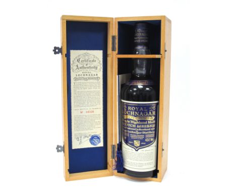 Whisky - Royal Lochnagar Selected Reserve Highland Malt Scotch Whisky, bottle number 09320, 75cl., 43% Vol., wooden boxed.