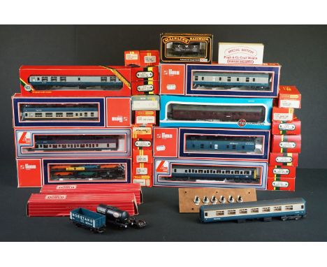 30 Boxed OO gauge items of rolling stock to include 18 x Hornby, 6 x Lima, 2 x Hornby Dublo, Airfix, Wrenn &amp; Mainline plu