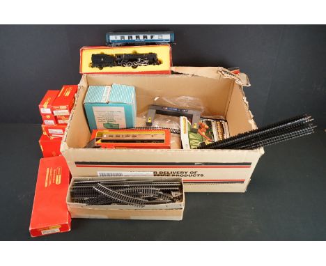 Quantity of Hornby &amp; Triang OO gauge model railway to include boxed R357 BR A-I-A Diesel Electric Locomotive, boxed R550 