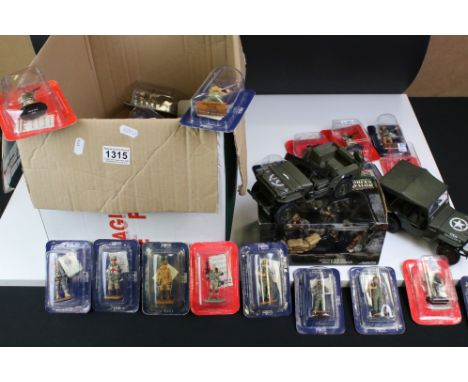 Collection of 65 Del Prado military figures to include 37 carded/boxed &amp; 28 x uncarded plus a boxed Corgi Forces of Valor