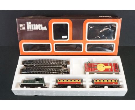 Boxed Lima HO gauge 4106A electric train set with D2785 locomotive, appears complete 