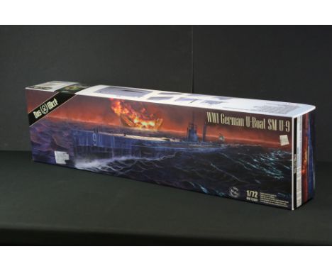 Boxed &amp; unbuilt Das Werk WW1 German U-Boat SM U-9 1/72 plastic model kit, with instructions booklet (contents appear gd, 