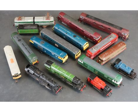 15 OO / HO gauge locomotives to include Hornby Flying Scotsman, Hornby Western Courier, Lima Western Gladiator etc 