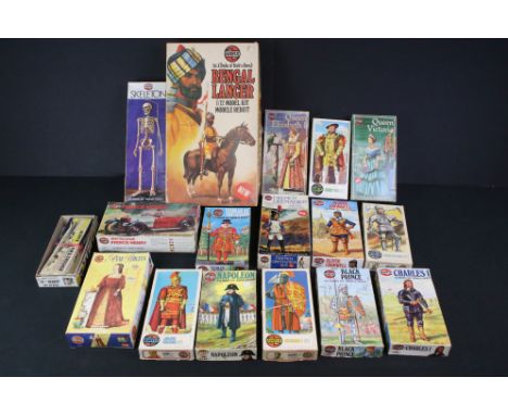 17 Boxed &amp; unbuilt Airfix plastic model kits to include 12 x Historical figure sets (02511-1 Charles I, 02510-8 Oliver Cr