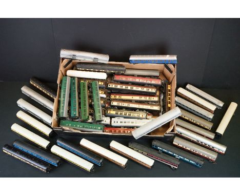 Around 60 OO / HO gauge items of rolling stock to include Lima, Jouef, Hornby, Triang etc 