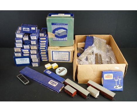 Collection of boxed Hornby Dublo model railway to include 18 x boxed items of rolling stock, 15 x boxed points, 5 x unboxed o