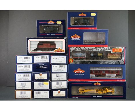 22 Boxed Bachmann OO gauge items of rolling stock to include 30625A Virgin Voyager Extra Car, 37075T PO Wagon Set, 36165 Plas