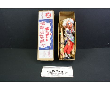 Original boxed Pelham Puppet King puppet in a good condition with gd strings, with instructions