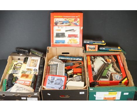 Quantity of OO gauge model railway to include boxed Hornby Clockwork Super Set, boxed Hornby R410 Operating Turntable, rollin