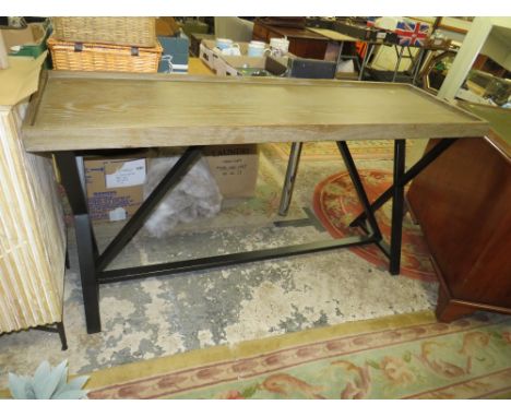 A MODERN TRESTLE STYLE HALL/CONSOLE TABLE W-160 CM