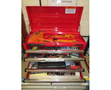 A LOCKABLE CLARKE HD PLUS FIVE DRAWER TOOL CABINET WITH VARIOUS SPECIALISED HAND TOOLS,  TO INCLUDE SMART PHONE REPAIR KIT, D