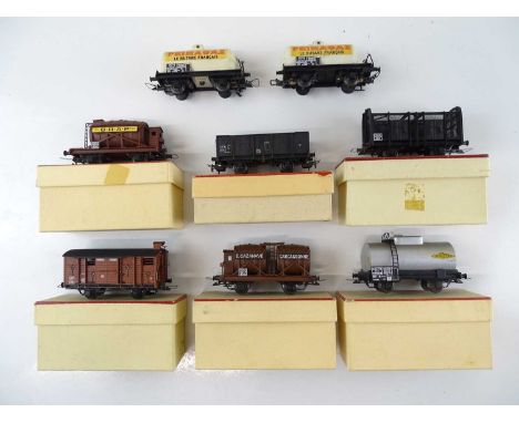 A group of unusual vintage freight wagons by VOLLON ET BRUN (VB) who produced highly detailed wagons from 1946 to 1960 - G/VG