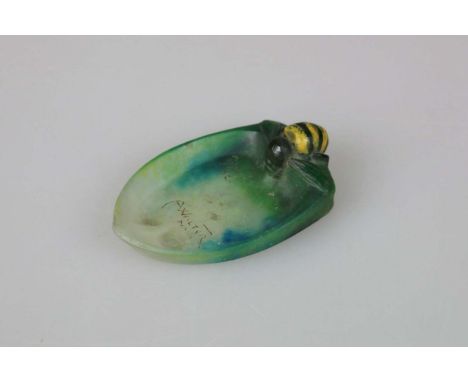 Amalric WALTER (1870-1959), kleine Schale/ Vide-poche "Bourdon", Nancy, wohl um 1920, Pâte de verre, transluzide Glasmasse, f