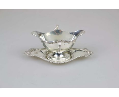 Sauciere, 2-teilig, 925er Sterling Silber, W.G. K, Birmingham, 1907, Sauciere auf ovalem Stand mit Unterteller, reliefierter 