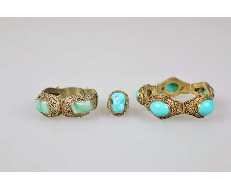 3 Teile Silberschmuck, zwei Armbänder und ein Ring, wohl China 1960/70er Jahre, Silber vergoldet, feine Silberdrahtarbeit mit