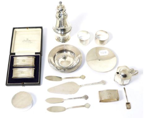 A mixed group of silver items to include: napkin rings; small armada dish; mustard pot; snuff/pill box; caster etc20ozt