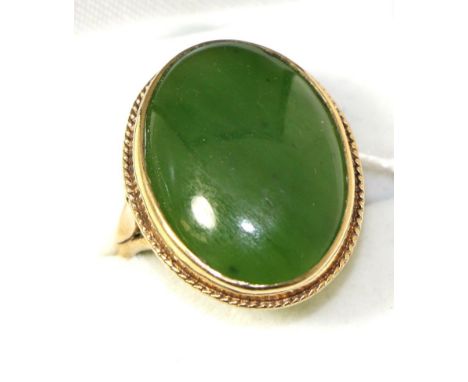 A nephrite ring, finger size U8.73g gross 