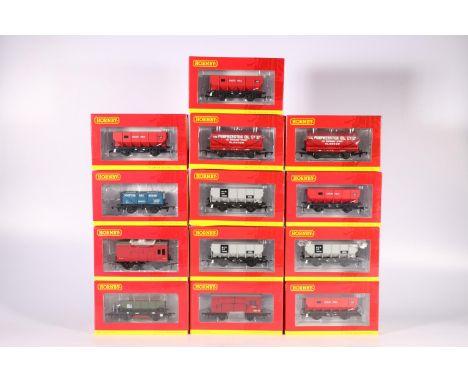 Hornby OO gauge model railways rolling stock including R6537 BR Horse Box W713W, R6545 Departmental ZFO (Trout) Ballast Hoppe