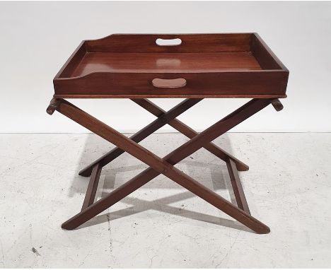 Butler's tray on luggage stand