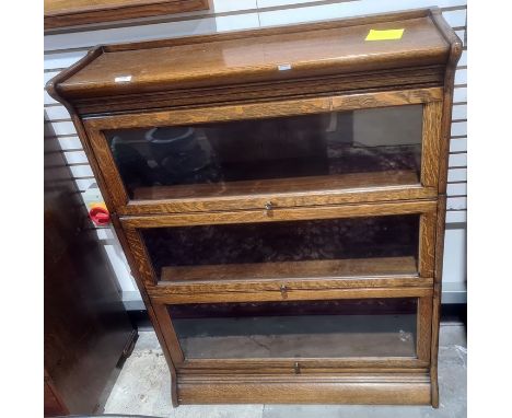 Early 20th century Globe Wernicke style oak three sectional bookcase, 87cm wide x 112.5cm talll