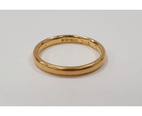 22ct gold ring, approx, 2.3g, ring size H.5