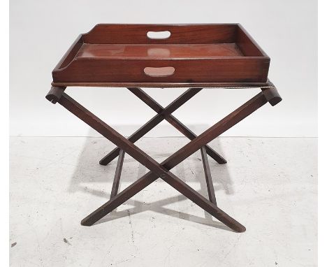 Butler's tray on luggage stand