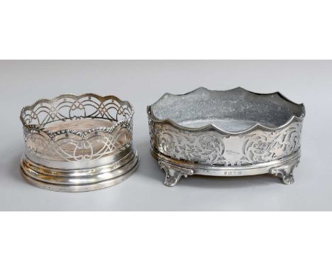 An Edward VII Silver Decanter or Wine-Coaster, by William Comyns, London, 1905, in the George III style, circular and with pi