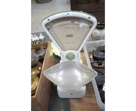 A Set of vintage Avery shop scales.