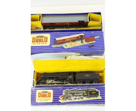 Boxed Hornby Dublo TPO Mail Van Set plus a boxed LT25 LMR 8F 2-8-0 Freight Locomotive and tender (2)