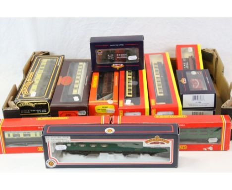 16 boxed OO gauge items of rolling stock to include 9 x Hornby (R4056 SR Bogie Luggage Van (olive green), R4291 WR  Composite