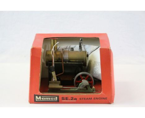 Boxed Mamod SE 2a Steam Engine, no box window, some play wear