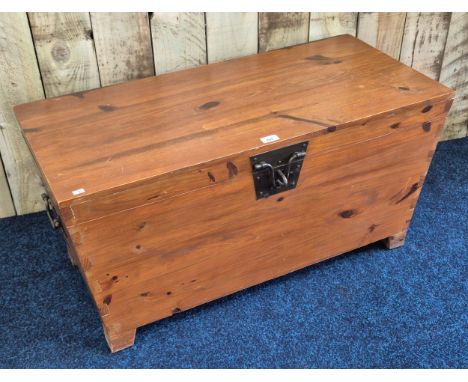 A Farmhouse Pine trunk [46.5x95x44cm]