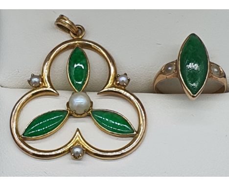 18ct yellow gold, jade and pearl pendant and matching ring. [Ring size- K] [8.43Grams]