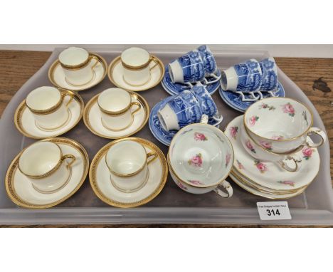 Tray of Porcelain coffee cans and saucers; Cauldon Greek Key pattern coffee cans and saucers, Copeland Spode Italian Pattern 